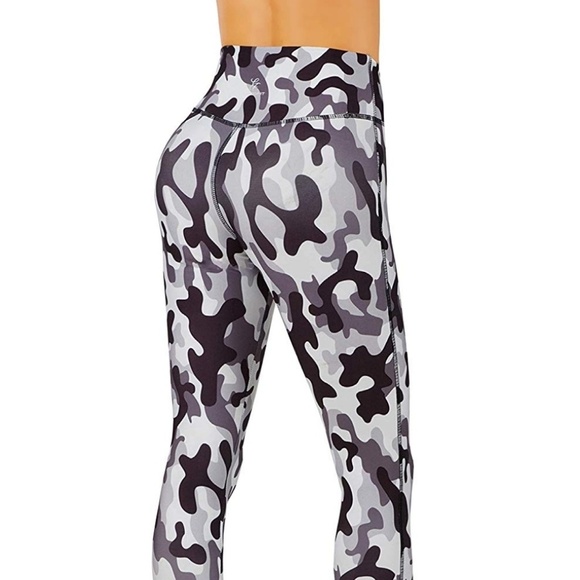 Camouflage Yoga leggings V shaped back - Picture 2 of 6